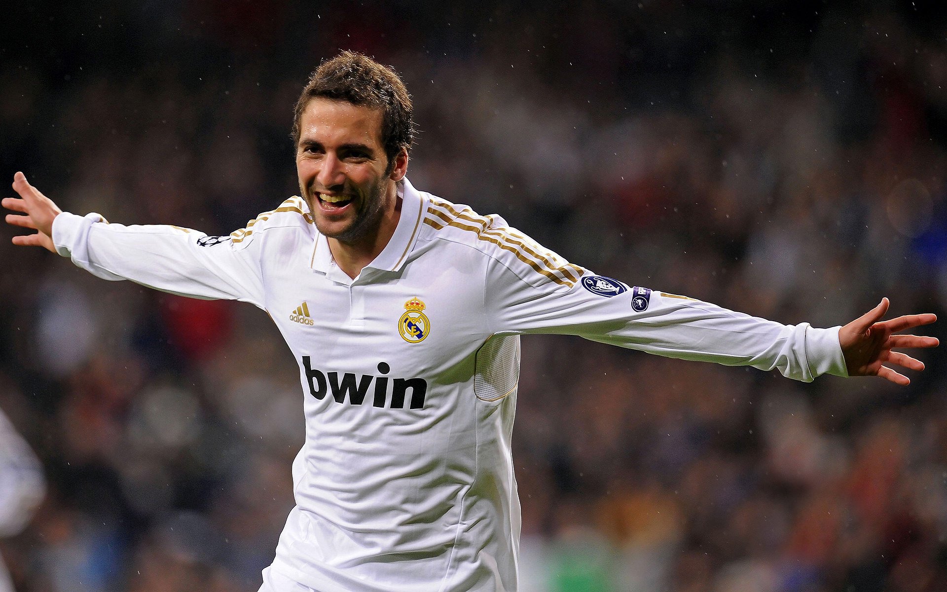 九游-体育新闻中心高光镜头聚焦，体育新闻专题报道